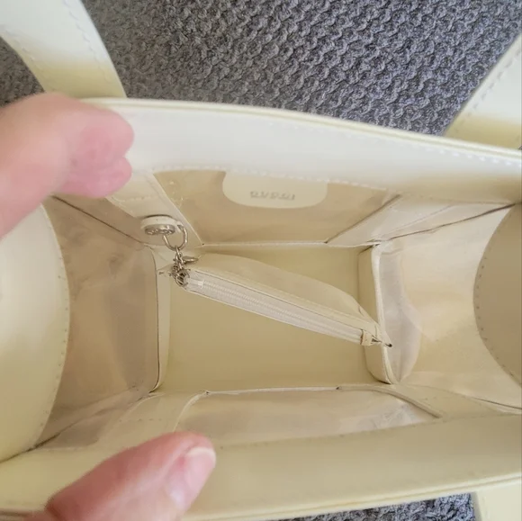 EUC Gucci Cream Tote Bag - Picture 7 of 14